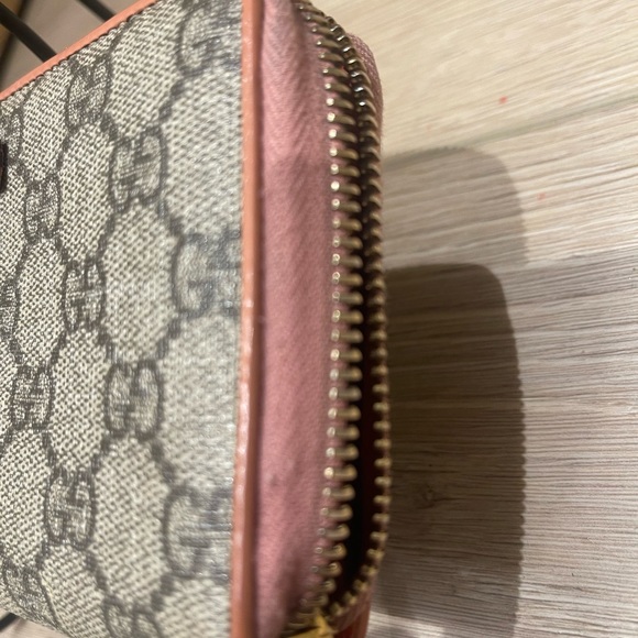 Gucci zip around wallet - Picture 6 of 7